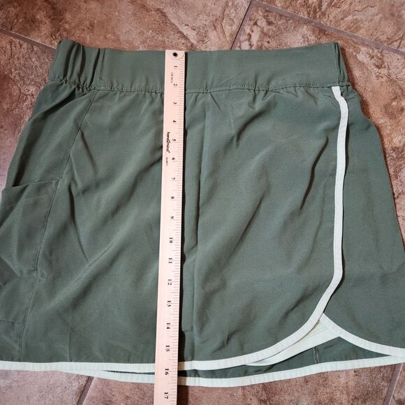 Columbia Women's Hike Skort Medium | Active Fit | Green | NWT - Picture 7 of 7